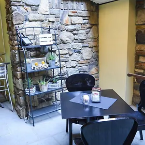 La Contrada Bed & Breakfast