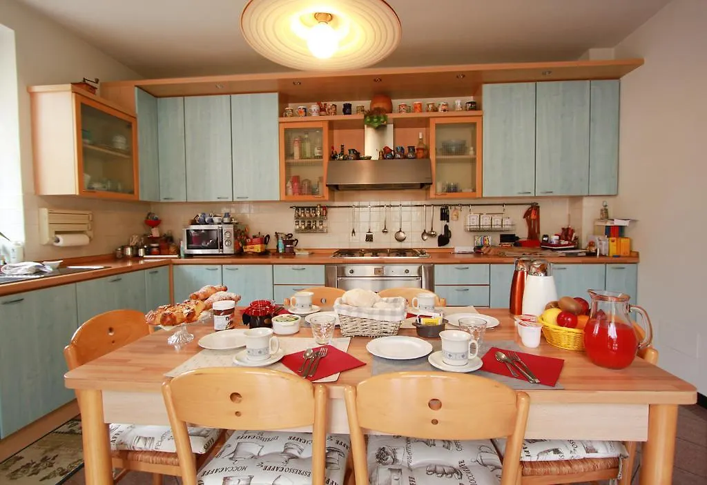 B&B Villa Patrizia Casnate Con Bernate Bed & Breakfast